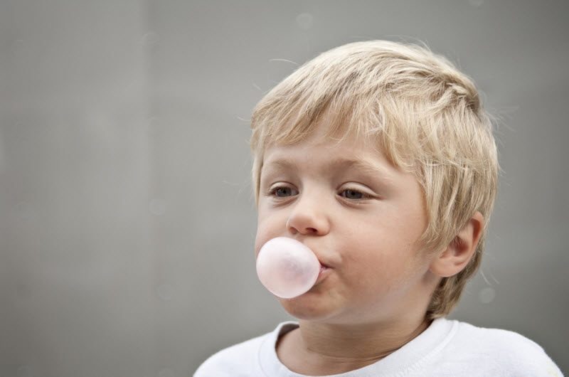 9 мифов из детства, в которые просто стыдно до сих пор верить (10 фото)