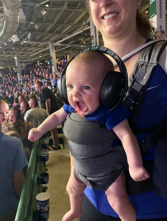 Фото эмоционального малыша с бейсбольного матча стало отличным поводом для фотошоп-баттла (18 фото)