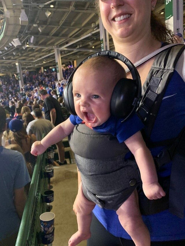 Фото эмоционального малыша с бейсбольного матча стало отличным поводом для фотошоп-баттла (18 фото)