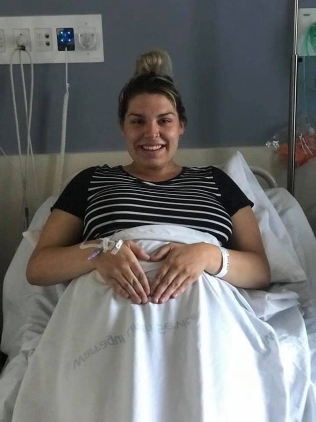 Девушка из Австралии узнала, что беременна в день родов (8 фото)