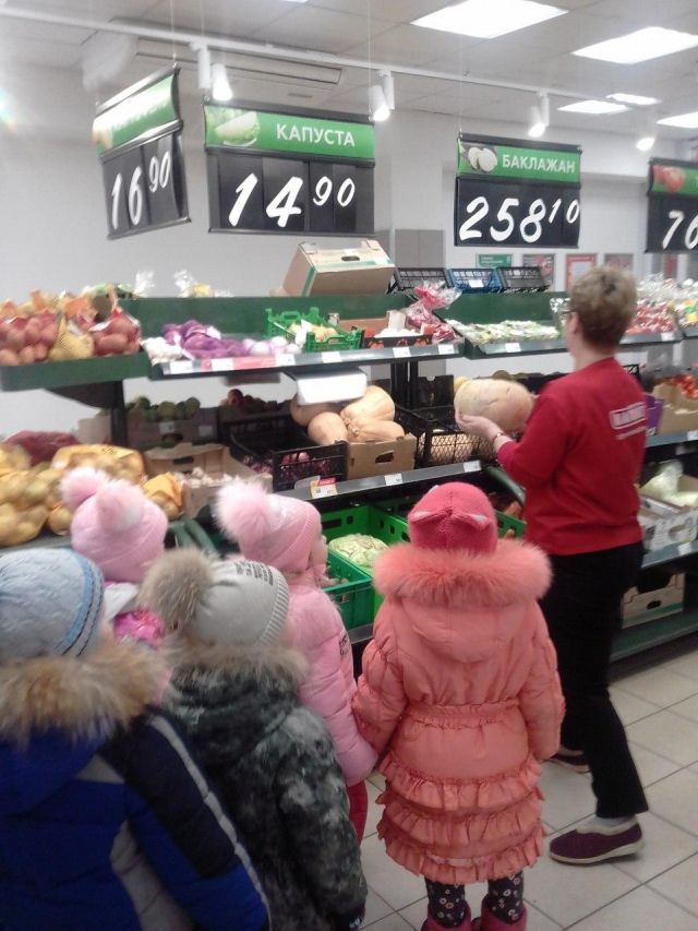 В Ржеве детям устроили очень странную экскурсию (7 фото)