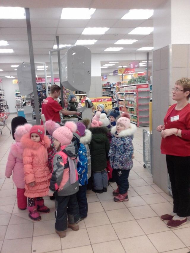 В Ржеве детям устроили очень странную экскурсию (7 фото)