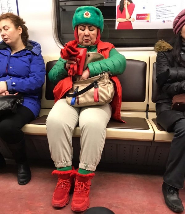 Модные персонажи из метрополитена (20 фото)