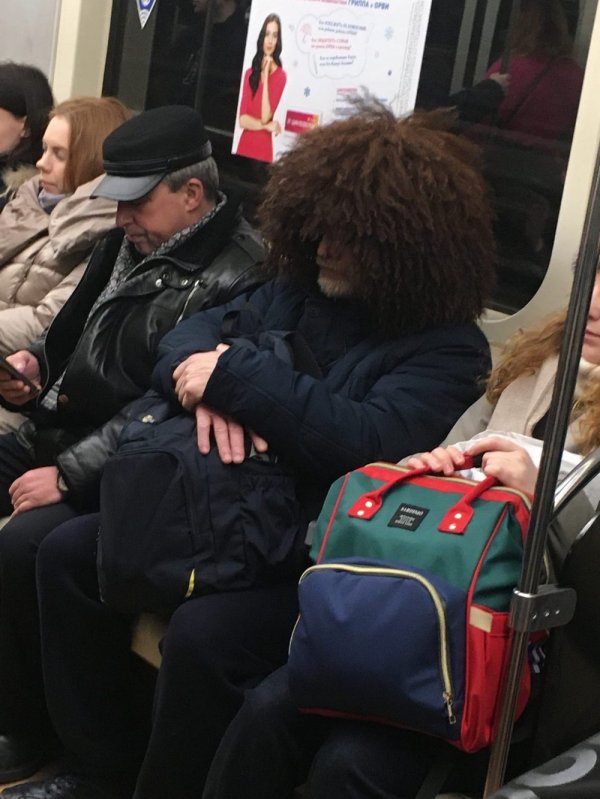 Модные персонажи из метрополитена (20 фото)