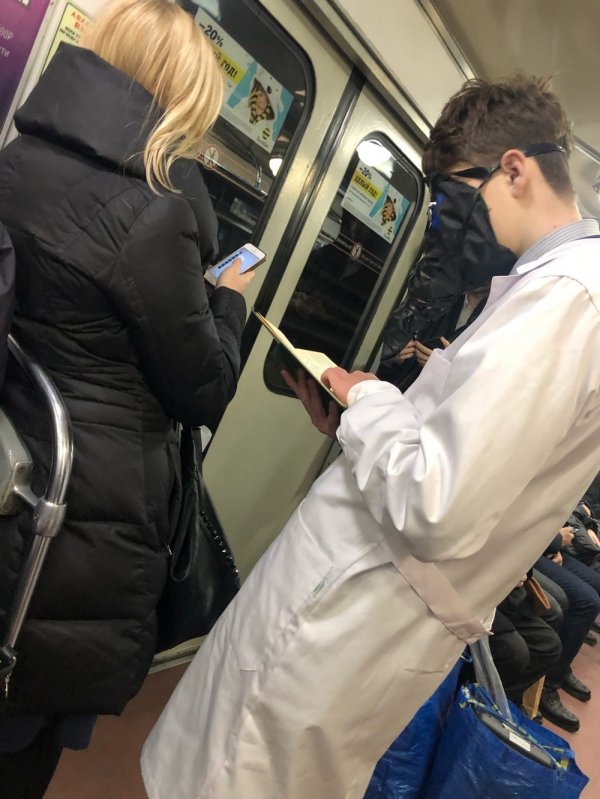 Модные персонажи из метрополитена (20 фото)