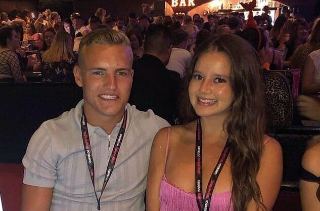 Парень замаскировался под куст, чтобы погулять на улице (5 фото + 1 видео)