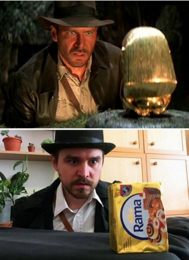 Пара из Венгрии не скучает на карантине с шедеврами кино  (21 фото)