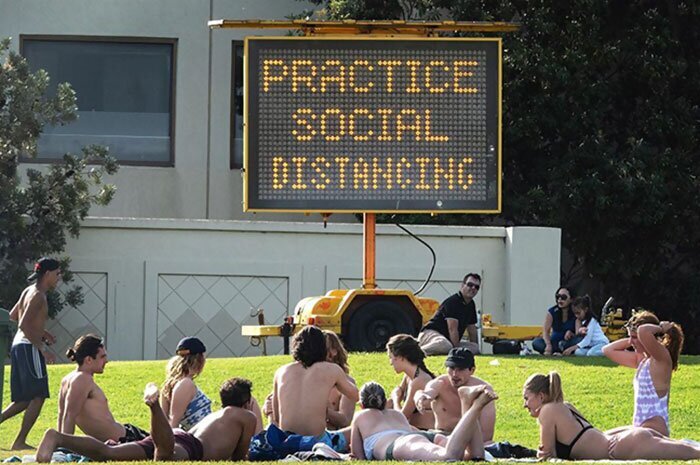 Хотели как лучше, получилось как всегда: самые идиотские способы борьбы с коронавирусом (37 фото)