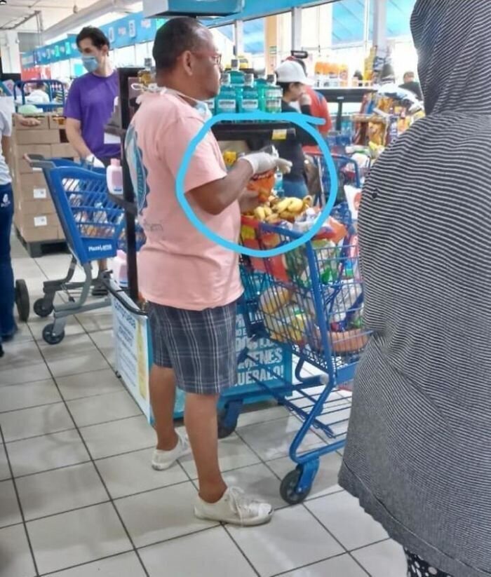 Хотели как лучше, получилось как всегда: самые идиотские способы борьбы с коронавирусом (37 фото)