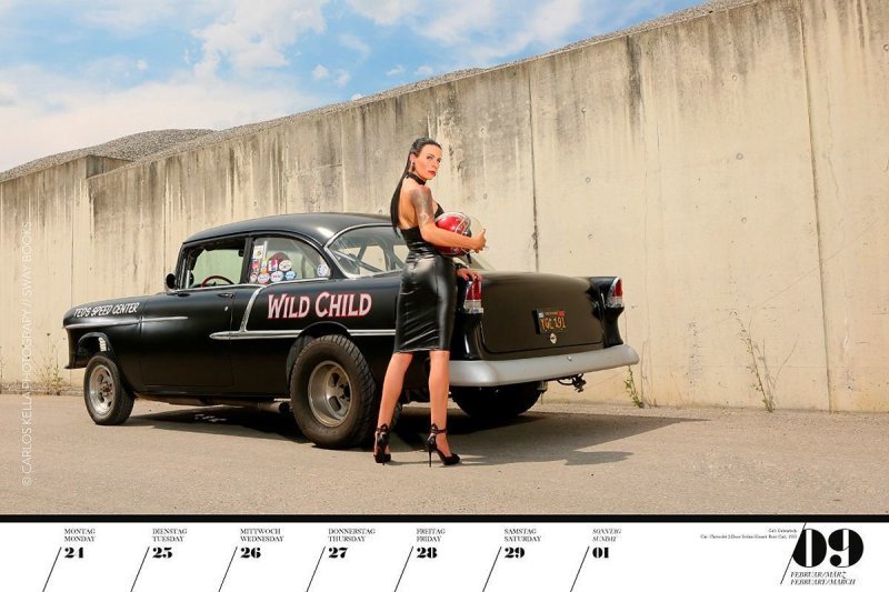 Календарь с красивыми девушками и ретро-автомобилями (20 фото)