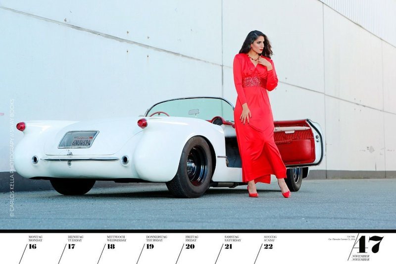 Календарь с красивыми девушками и ретро-автомобилями (20 фото)