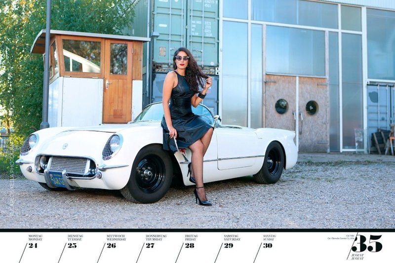 Календарь с красивыми девушками и ретро-автомобилями (20 фото)