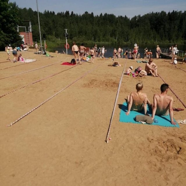 Когда социальное дистанцирование зашло слишком далеко (15 фото) Когда социальное дистанцирование зашло слишком далеко (15 фото)