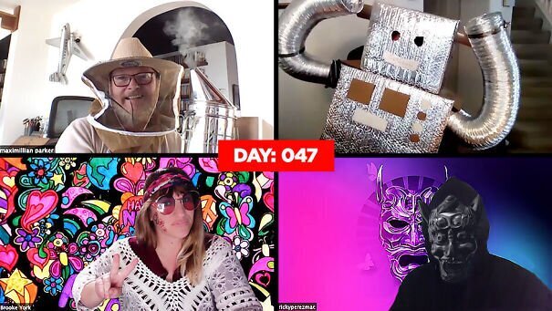 Сотрудники нашли способ сделать дистанционные совещания интересными (32 фото)