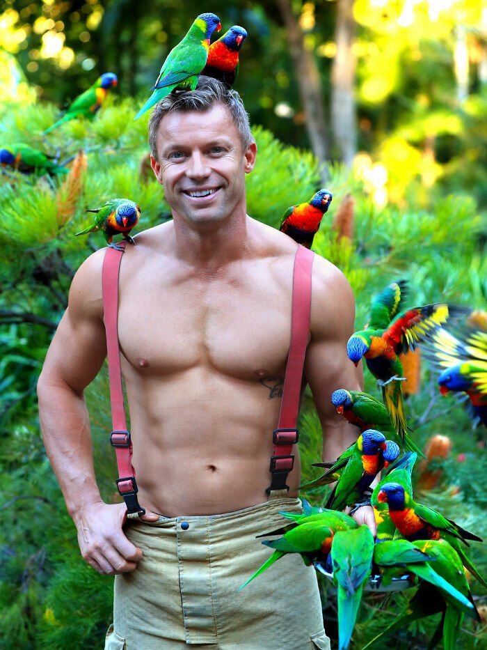 Горячая фотосессия австралийских пожарных с животными для благотворительного календаря на 2020 год (36 фото)