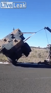 Подборка автомобильных трюков и фейлов (12 гифок)