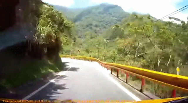 Подборка автомобильных трюков и фейлов (12 гифок)