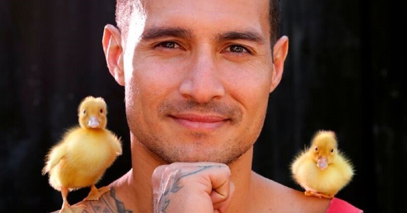 Горячие австралийские пожарные снялись для календаря ради спасения животных (19 фото)