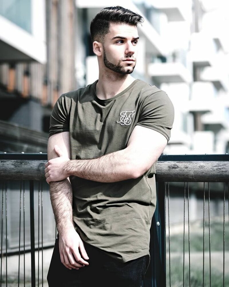 Над парнем издевались одноклассники, но он нашел лучшее оружие от насмешек (11 фото)