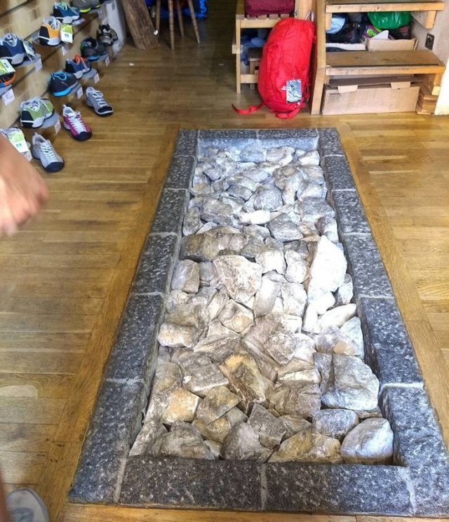 Примеры того, как в магазинах позаботились о комфорте покупателей (15 фото) Примеры того, как в магазинах позаботились о комфорте покупателей (15 фото)