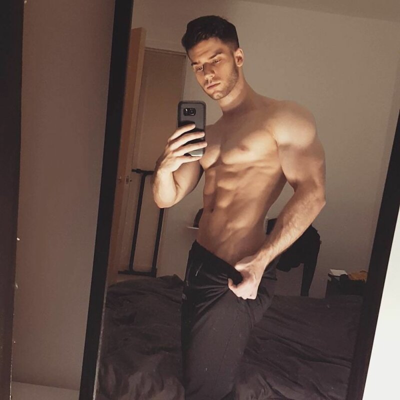 Над парнем издевались одноклассники, но он нашел лучшее оружие от насмешек (11 фото)