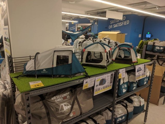 Примеры того, как в магазинах позаботились о комфорте покупателей (15 фото) Примеры того, как в магазинах позаботились о комфорте покупателей (15 фото)