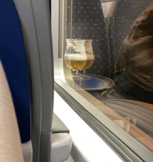 Необычные персонажи и ситуации в метро (18 фото)