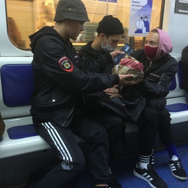 Модники и чудаки из метрополитена (20 фото)