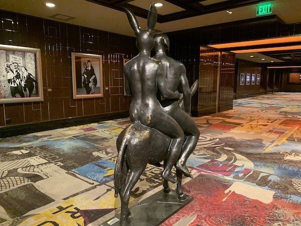 Фотографии из серии "Что здесь происходит?" (15 фото)