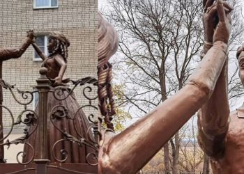 "Цирк уродцев": новые скульптуры в Нижегородской области стали посмешищем (7 фото)