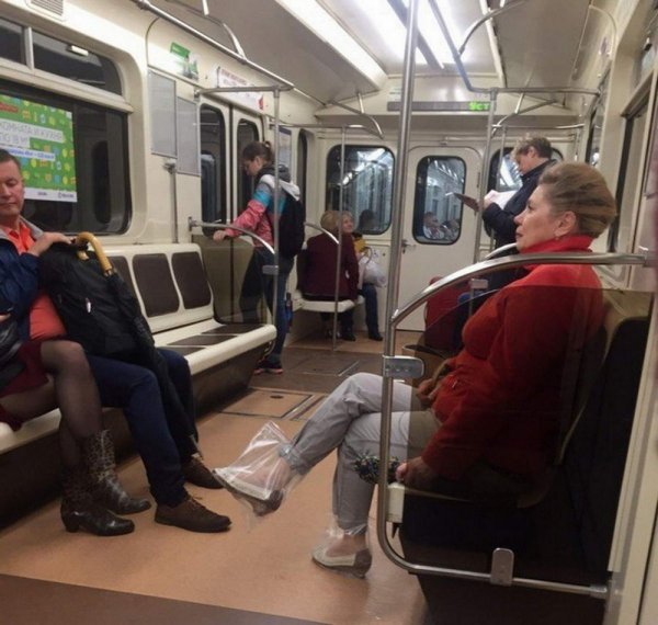 Модники и чудаки из метрополитена (20 фото)