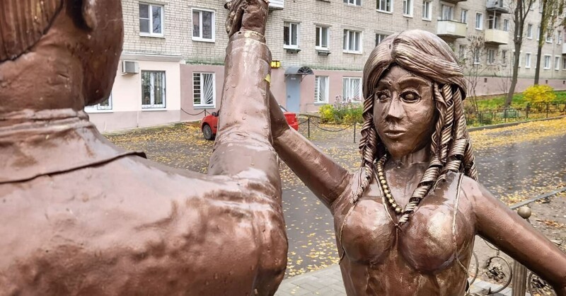 "Цирк уродцев": новые скульптуры в Нижегородской области стали посмешищем (7 фото) "Цирк уродцев": новые скульптуры в Нижегородской области стали посмешищем (7 фото)