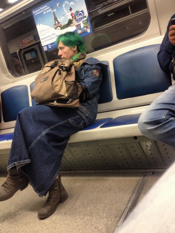 Модники и чудаки из метрополитена (20 фото)