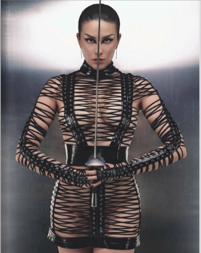 Певица Maruv в откровенной фотосессии для Playboy (8 фото)