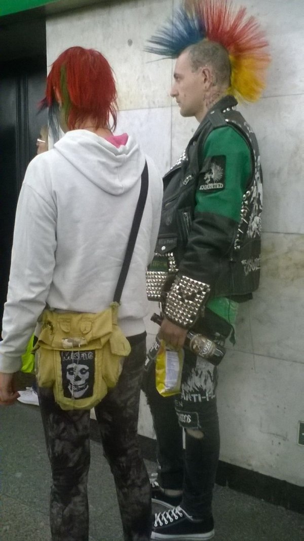 Модники и чудаки из метрополитена (20 фото)