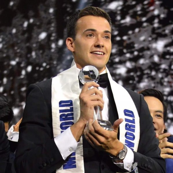 Мужчины, которые побеждали на конкурсе красоты "Мистер Мира" (9 фото) Мужчины, которые побеждали на конкурсе красоты "Мистер Мира" (9 фото)