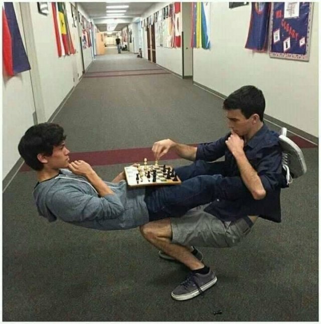 Пятничная подборка прикольных картинок, мемов и фото (43 шт.)