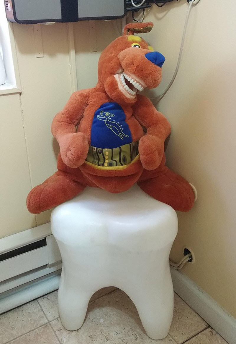 Травма детства: зубастые игрушки в кабинетах стоматологов (20 фото)