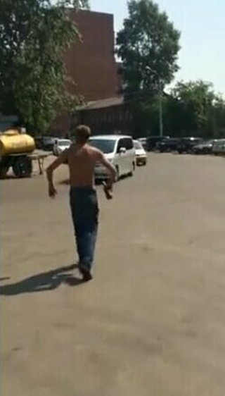 Синдром очень широкой спины или “жертвы качалки” (19 фото)