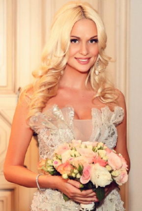 Виктория Лопырева