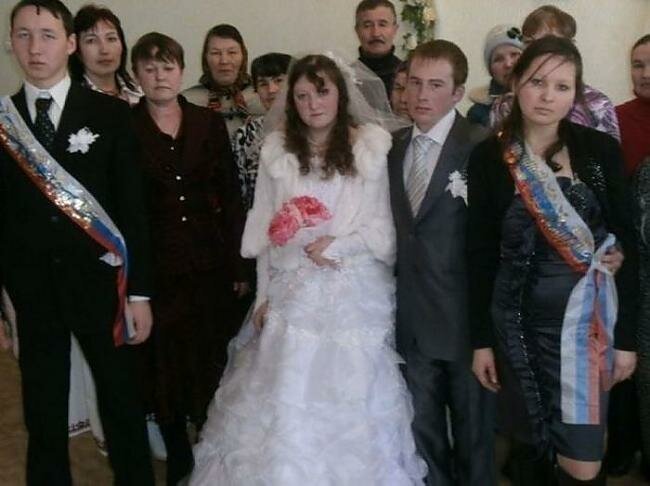 20 забавных свадебных кадров: кто во что горазд (21 фото)