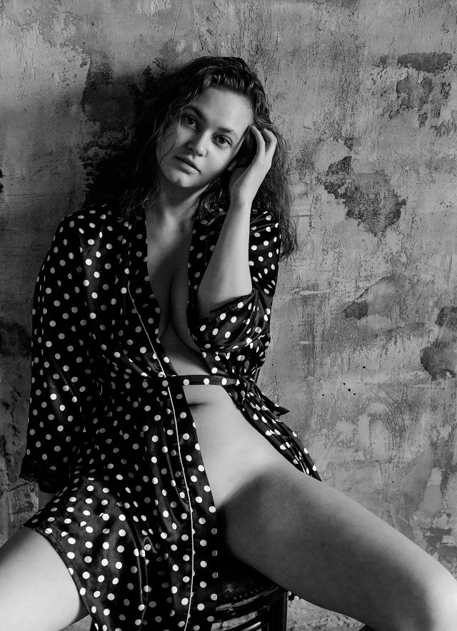 Госслужащая из Тюмени Анна Ануфриева будет бороться за титул "девушка года" в Playboy (8 фото)