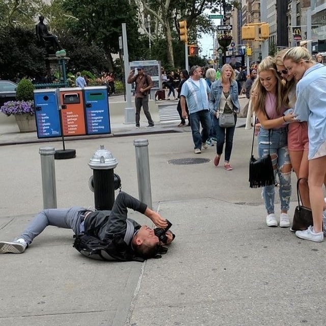 Залог удачной фотографии девушки - это старания её преданного парня (16 фото)