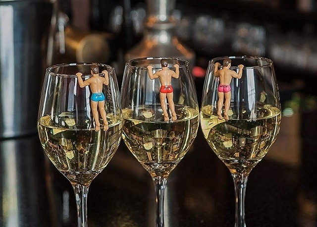 Просто возьмите мои деньги! 16 странных и по-своему гениальных товаров (16 фото)