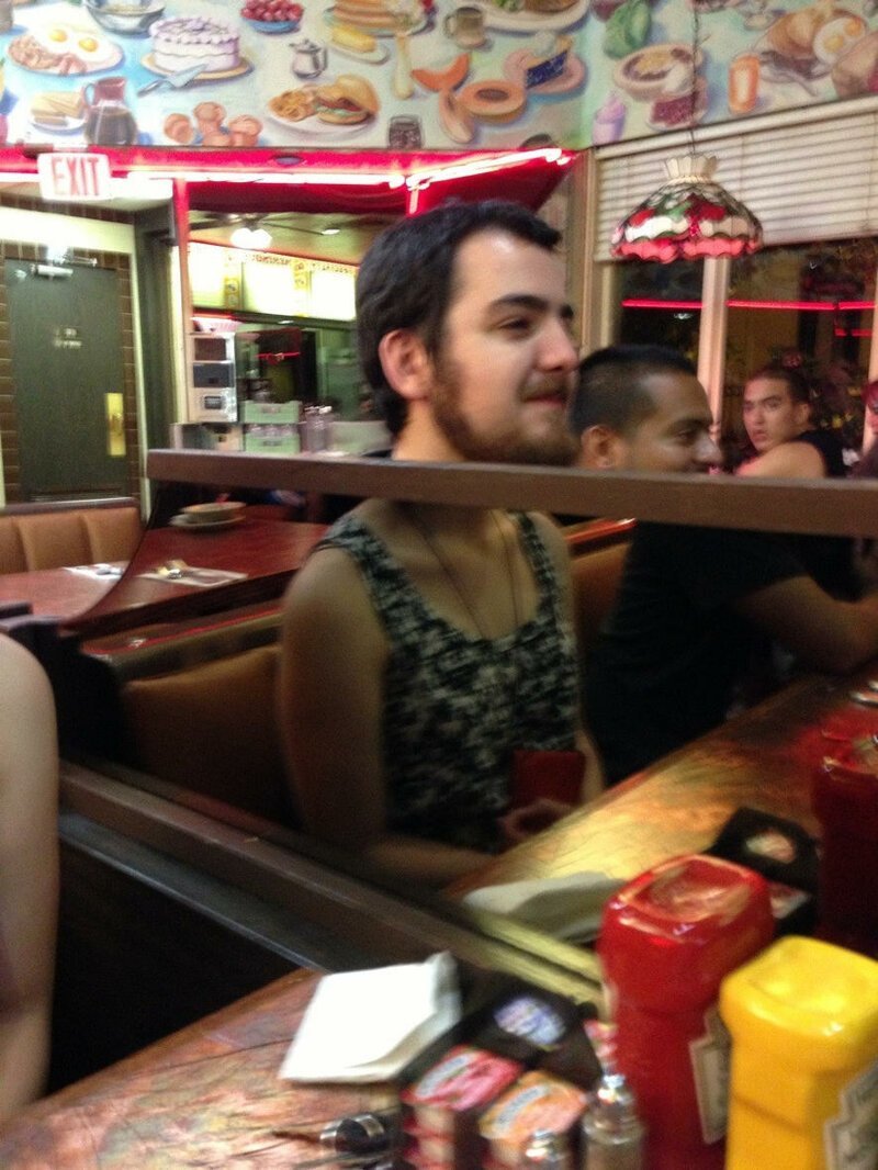 19 компрометирующих отражений, которые случайно попали в сеть (20 фото)