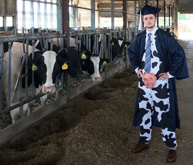 15 странных фотографий из выпускных альбомов, которые лучше никому и никогда не показывать (16 фото)