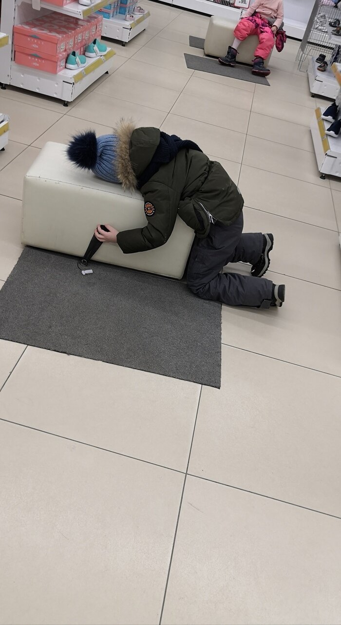 Уставшие бедолаги, на которых даже больно смотреть (18 фото)