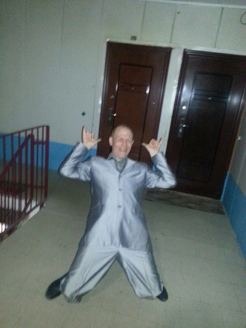 Главное, чтобы костюмчик сидел. Фото респектабельных мачо (21 фото)