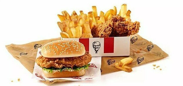 Студент год бесплатно питался в KFC, пока его не разоблачили (3 фото)