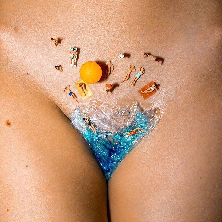 Провокационные работы фотографа, который снял новую обложку для журнала Playboy (13 фото) Провокационные работы фотографа, который снял новую обложку для журнала Playboy (13 фото)
